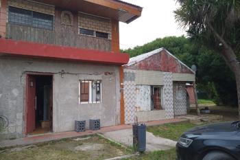 Lote y casa 4 ambientes en venta Barrio Alfar